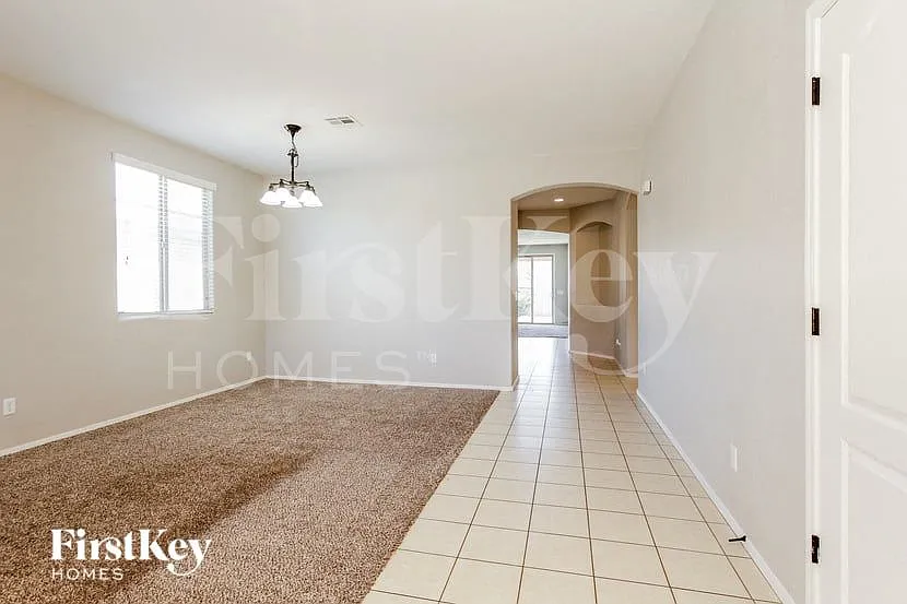 4 bed, 2.0 bath, 1959 sqft, $2,455 — Photo 4