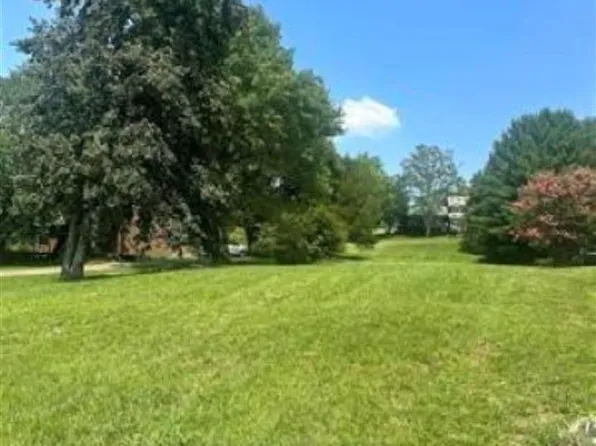 49 Wingate Dr, Brandenburg, KY 40108