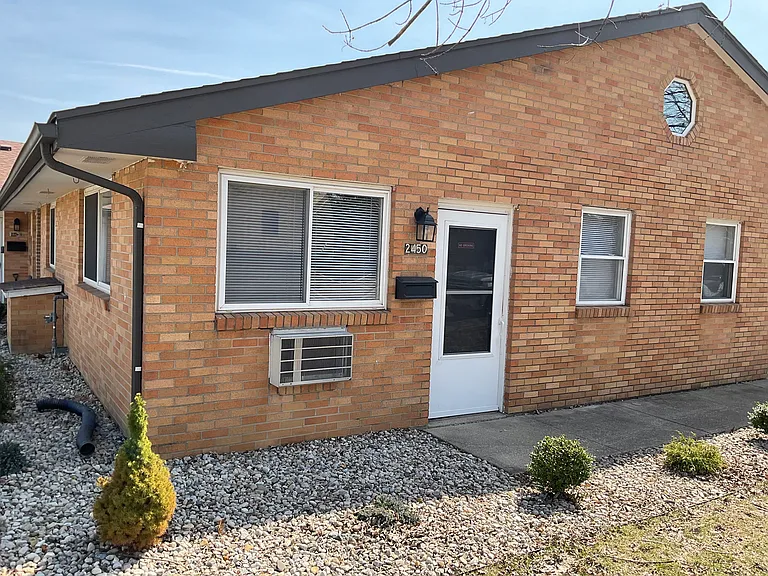 606 Corona Ave #A — Photo 2