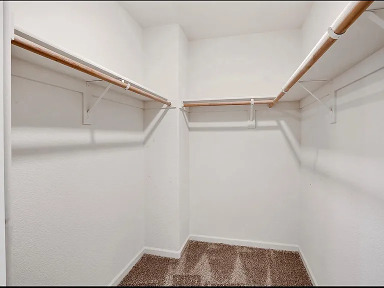 11030 International Dr — Photo 23