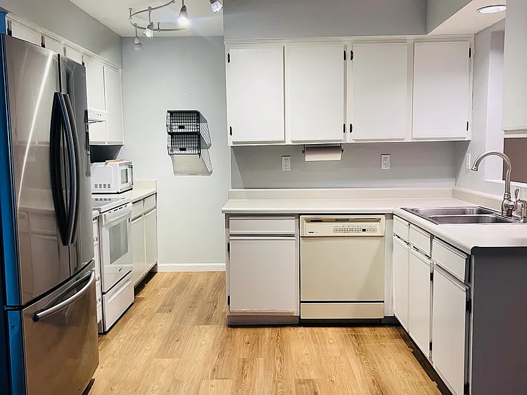 6520 Flower St — Photo 5