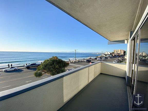3rd image of 902 Esplanade APT D