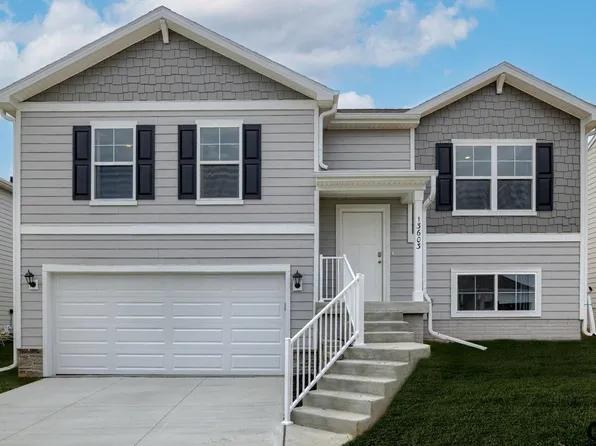 18707 Ogden St, Elkhorn, NE 68022