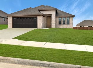 518 Hillcrest Cir, Justin, TX 76247