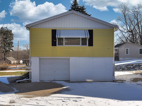 3rd image of 2721 Josephine St