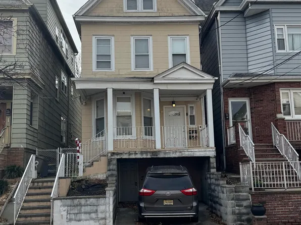 40 Willow Street image 2 of 9