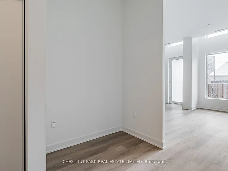 9 Tecumseth St #107 — Photo 3