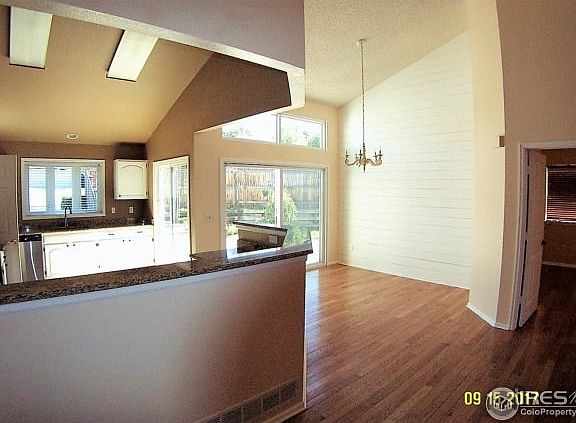 Open floor plan with plenty of natural ligth