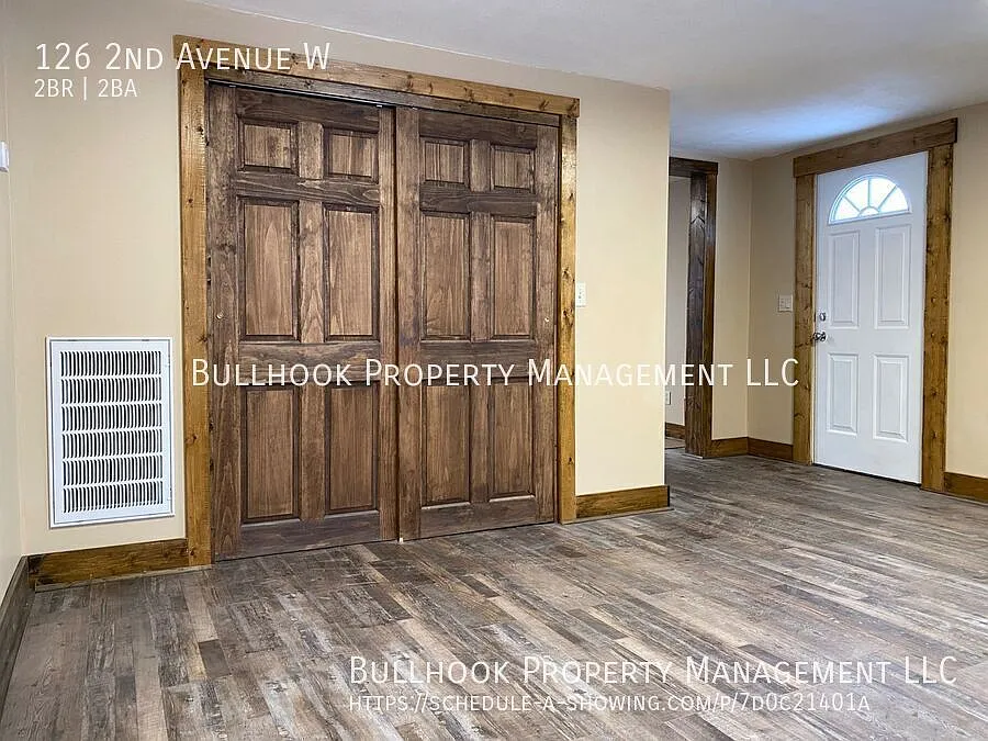 Beautifully updated 2 bedroom house with TWO 3/4 baths — Photo 3