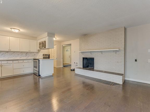 4th image of 11811 SE McGillivray Blvd
