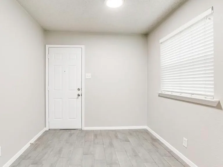 6640 Mona Lisa Ave — Photo 4
