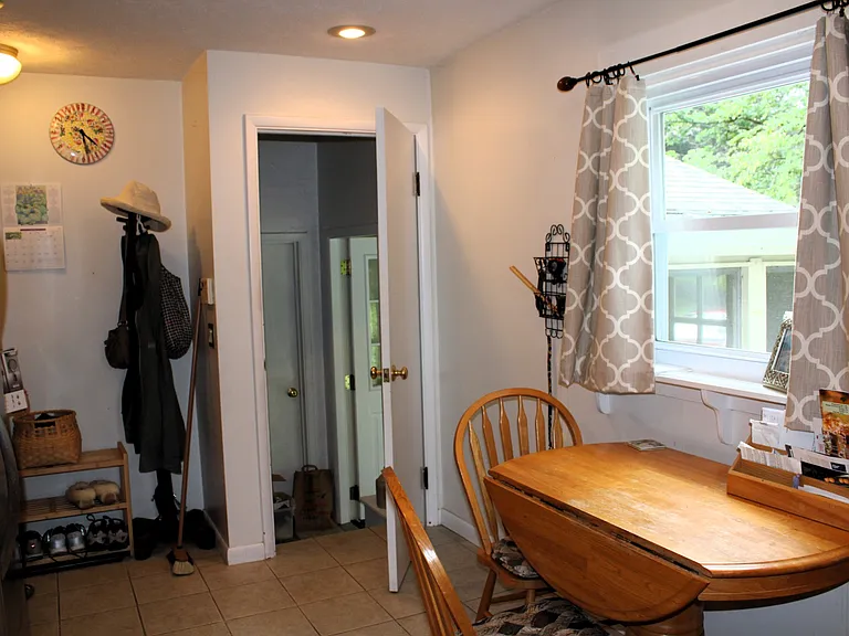 503 E Franklin St — Photo 4
