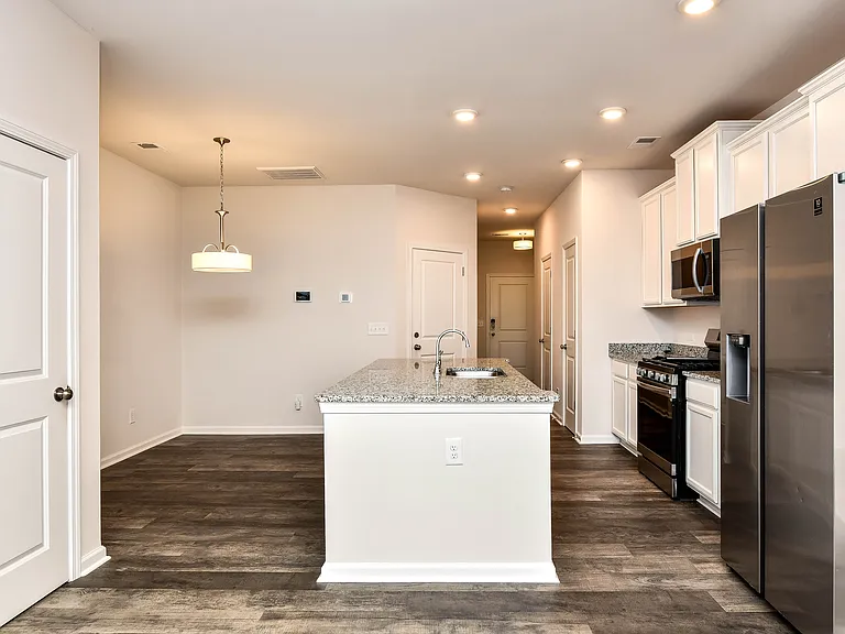 106 Crestwind Dr — Photo 3