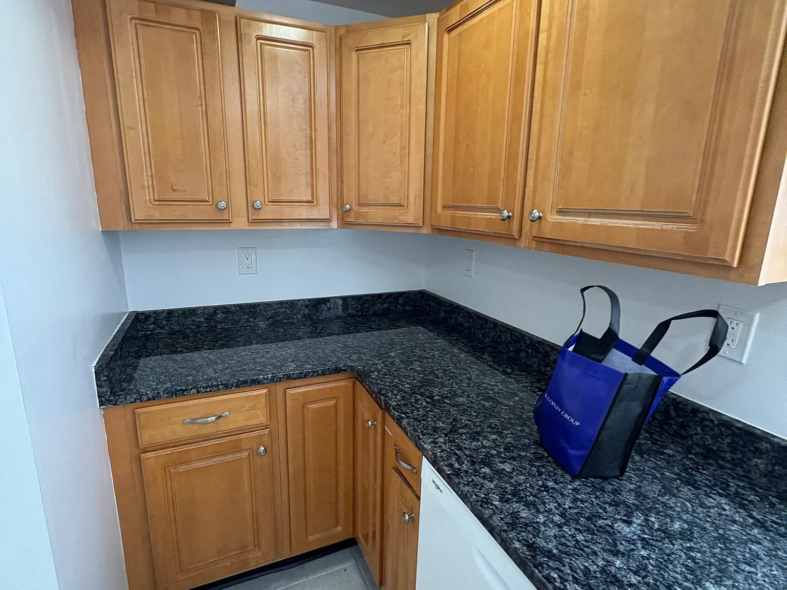 Studio, 450 sqft, $2,400 — Photo 3