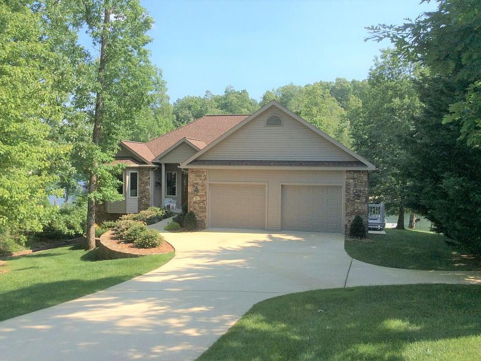 1st image of 120 Motthaven Dr