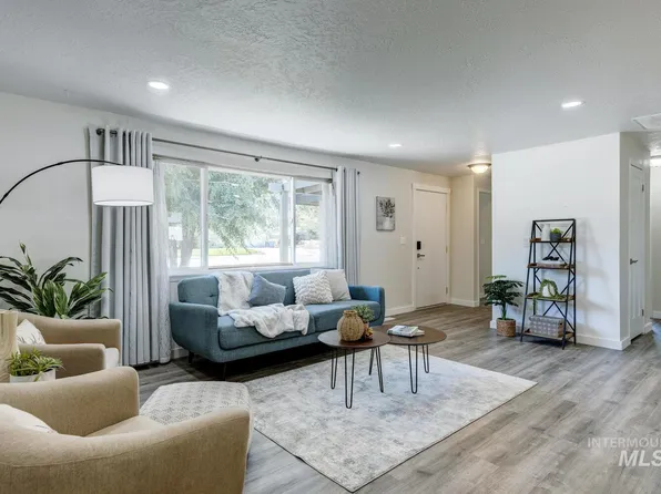 845 W Kinghorn Dr, Nampa, ID 83651