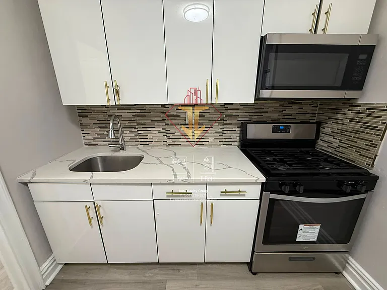 168-170 Harrison Ave #22 — Photo 1