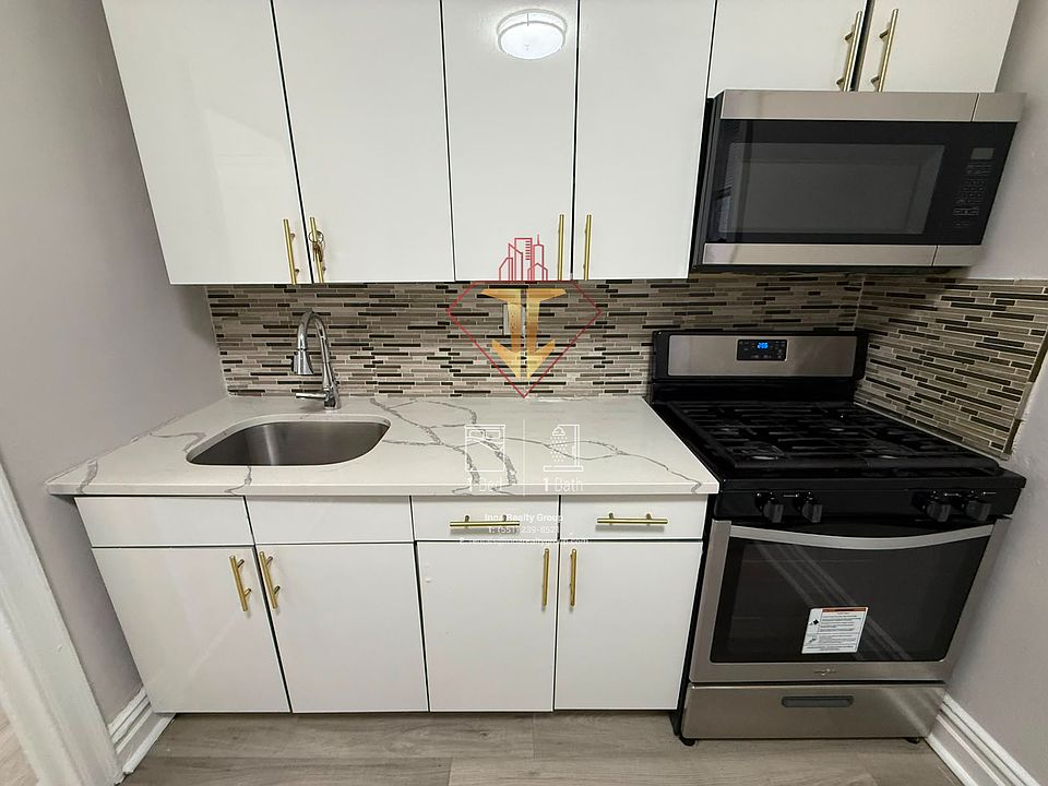 1st image of 168-170 Harrison Ave #22