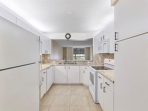 5th image of 7532 N Devon Drive #308