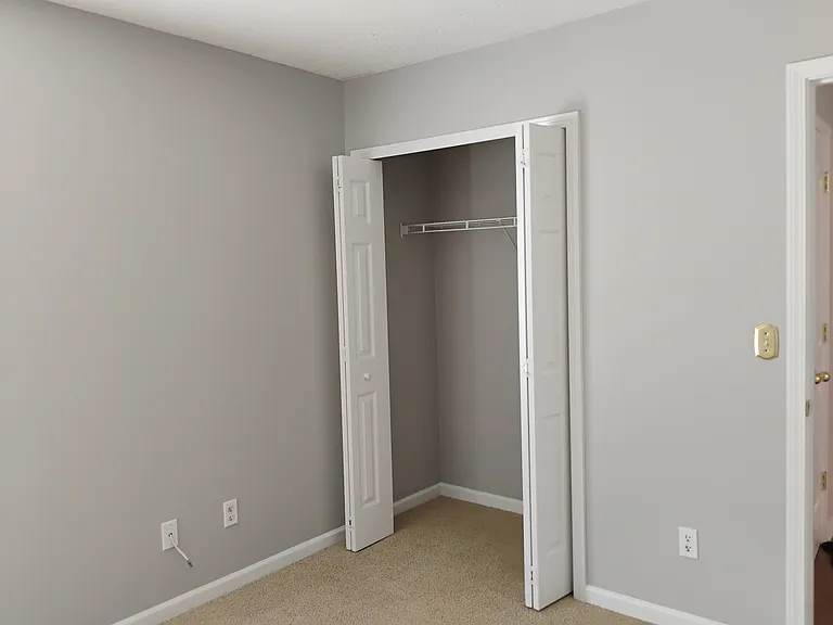 734 Waterbrook Ln — Photo 9