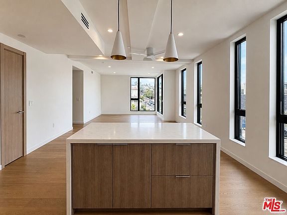 3rd image of 1257 N Detroit St #301