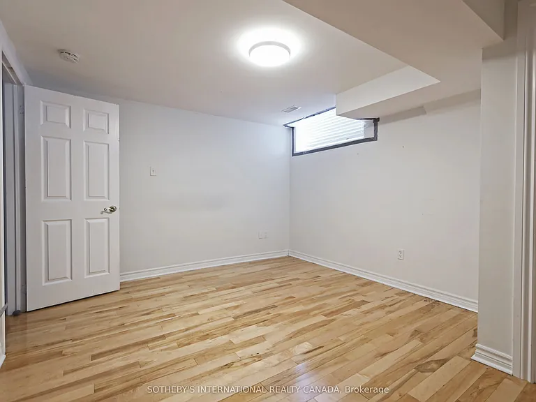 212 Glebemount Ave #LOWER — Photo 20
