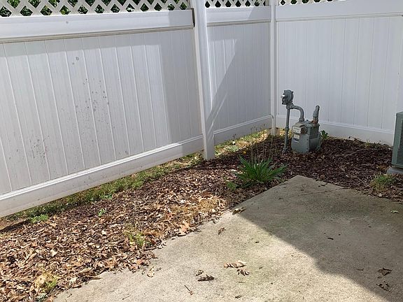 4th image of 4217 Youngstown Dr