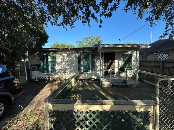329 Cheyenne St, Corpus Christi, TX 78405