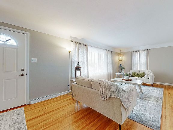 5th image of 1523 Memorial Dr SE