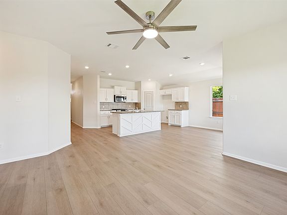 3rd image of 857 Watson Way