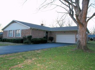 1111 Black Oak Ln, Hopkinsville, KY 42240