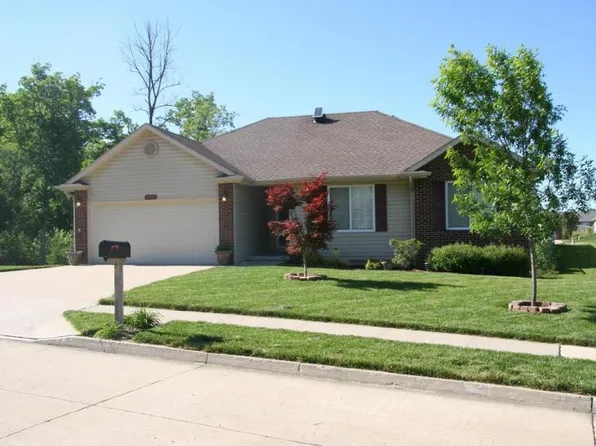 2907 Woods Crossing Dr, Columbia, MO 65202