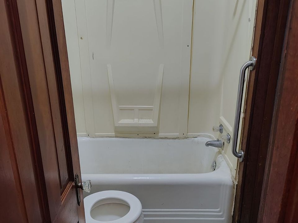 1st image of 415 E Gilbert St APT 3