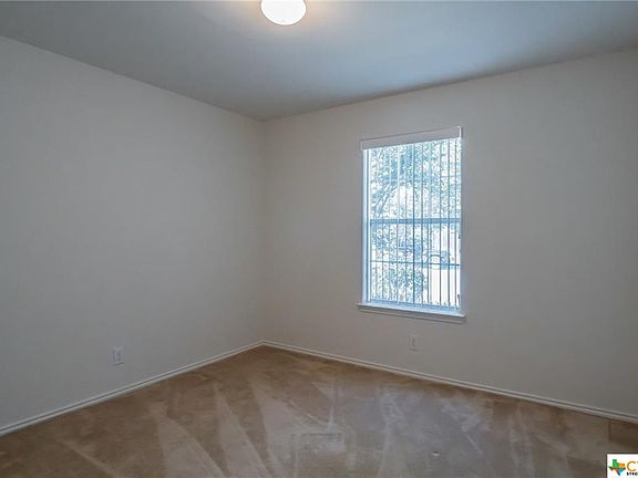 5th image of 531 Red Robin Dr