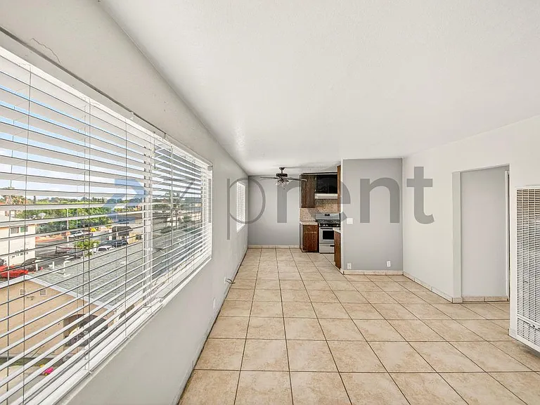 1115 252nd St #6 — Photo 3