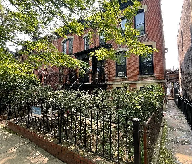 2136 N Bissell St #3 — Photo 1