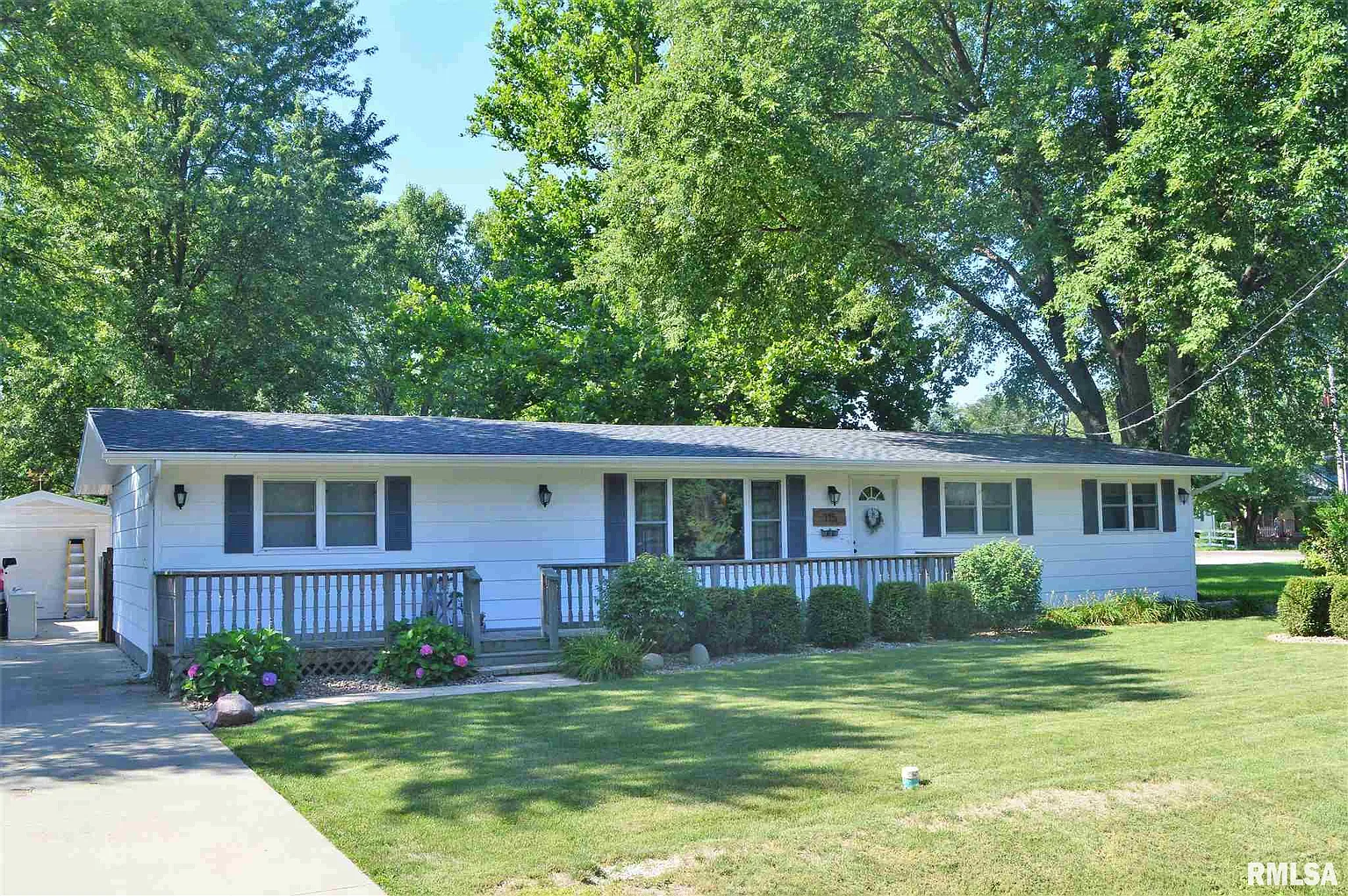 115 Hillman St photo 1