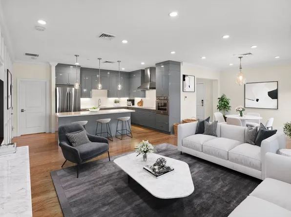 36 Elmwood Ave #11, Winchester, MA 01890