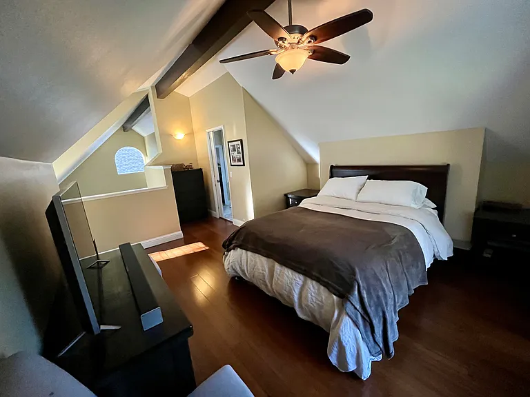 2744 Lakeview Dr — Photo 11