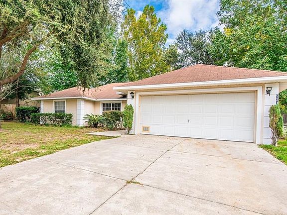 2nd image of 921 Forest Hill Dr