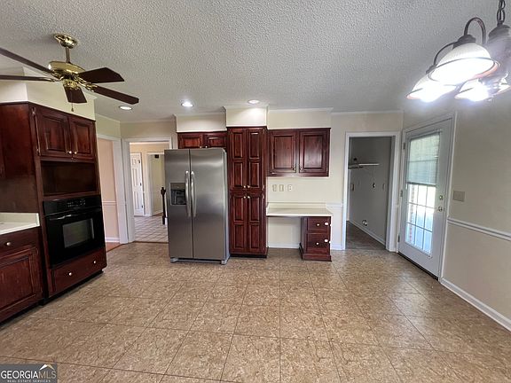 2nd image of 906 McAllister Dr