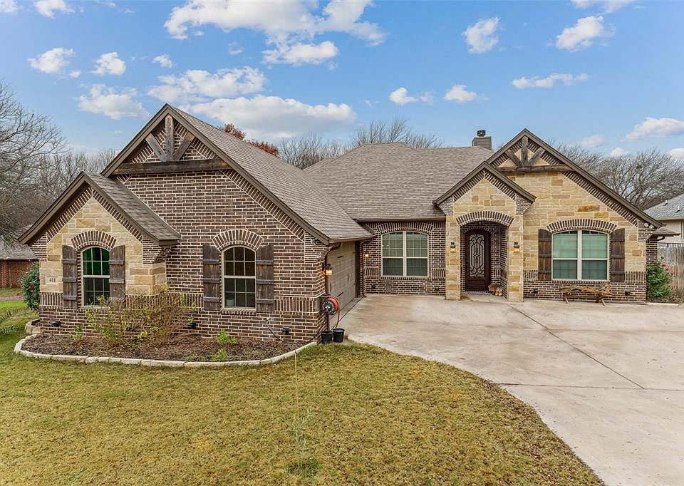 1st image of 411 Bonita Dr