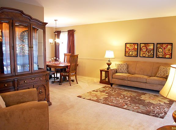 3rd image of 3931 Fieldstone Dr
