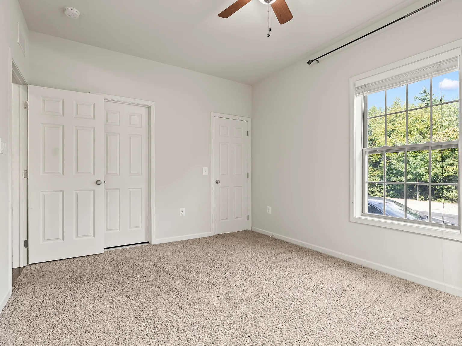 4 bed, 3.5 bath, 2192 sqft, $3,300 — Photo 4
