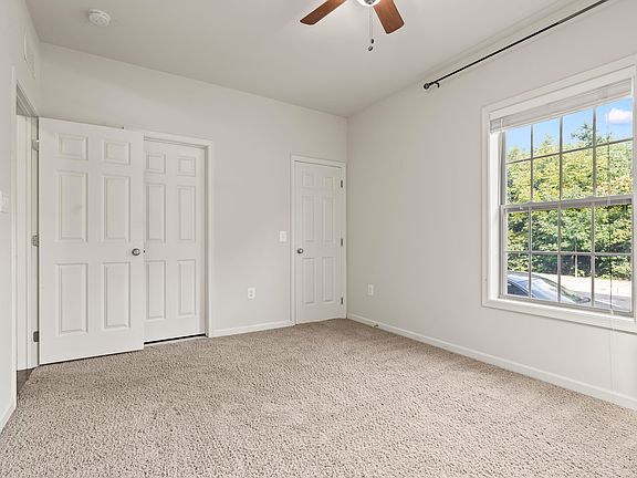 4th image of 22615 Norwalk Sq