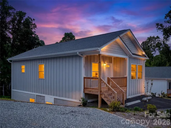 127 Northbend Dr, Asheville, NC 28804