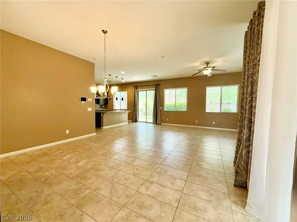 5 bed, 3.0 bath, 2958 sqft, $2,895 — Photo 4