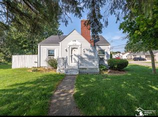 5732 Rosewood Dr, Monroe, MI 48161