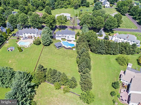 5th image of 196 Anselm Dr