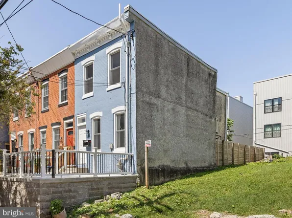 1214 N Lecount St, Philadelphia, PA 19121